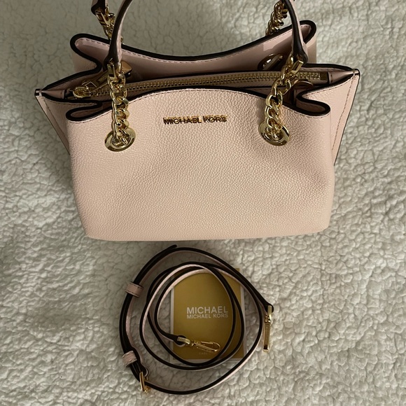 SM Michael Kors Teagen leather messenger bag *SOLD* - Picture 3 of 13